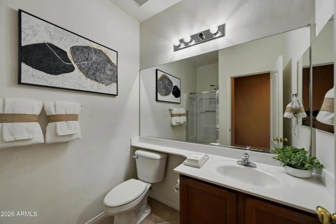 Real Estate Picture 15