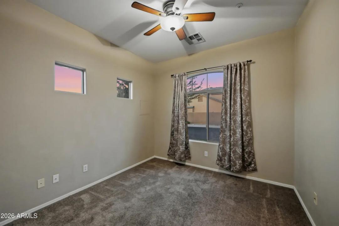 Real Estate Picture 14