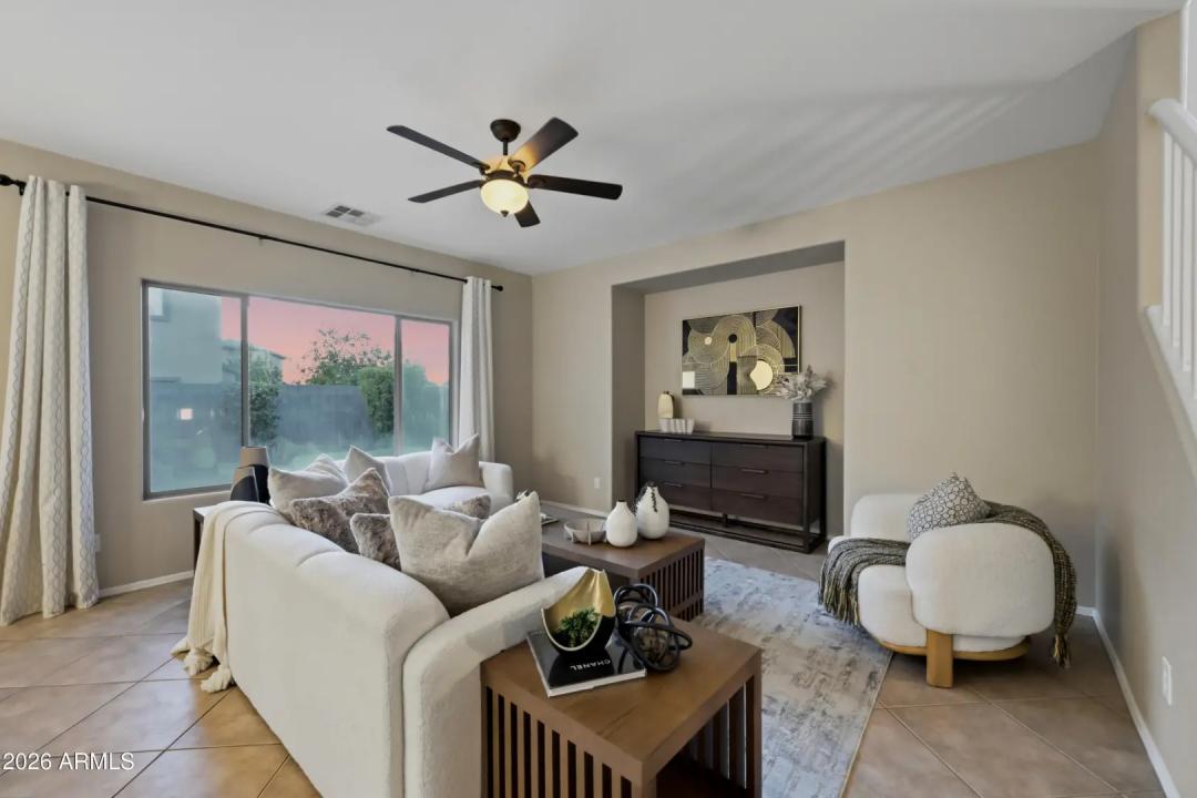 Real Estate Picture 7