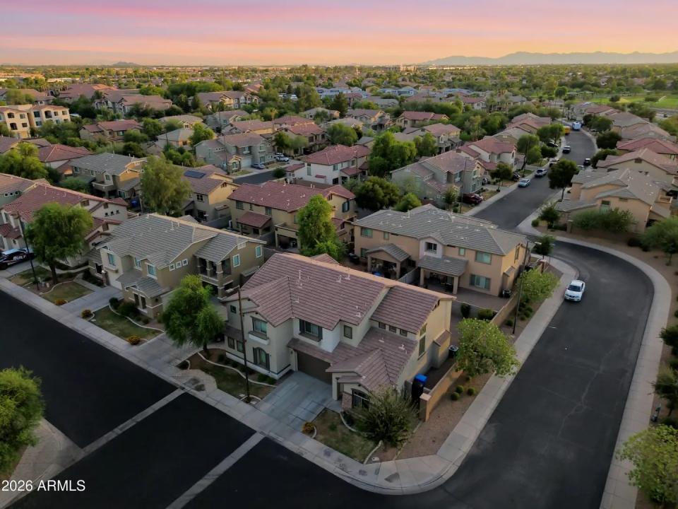 Real Estate Picture 19