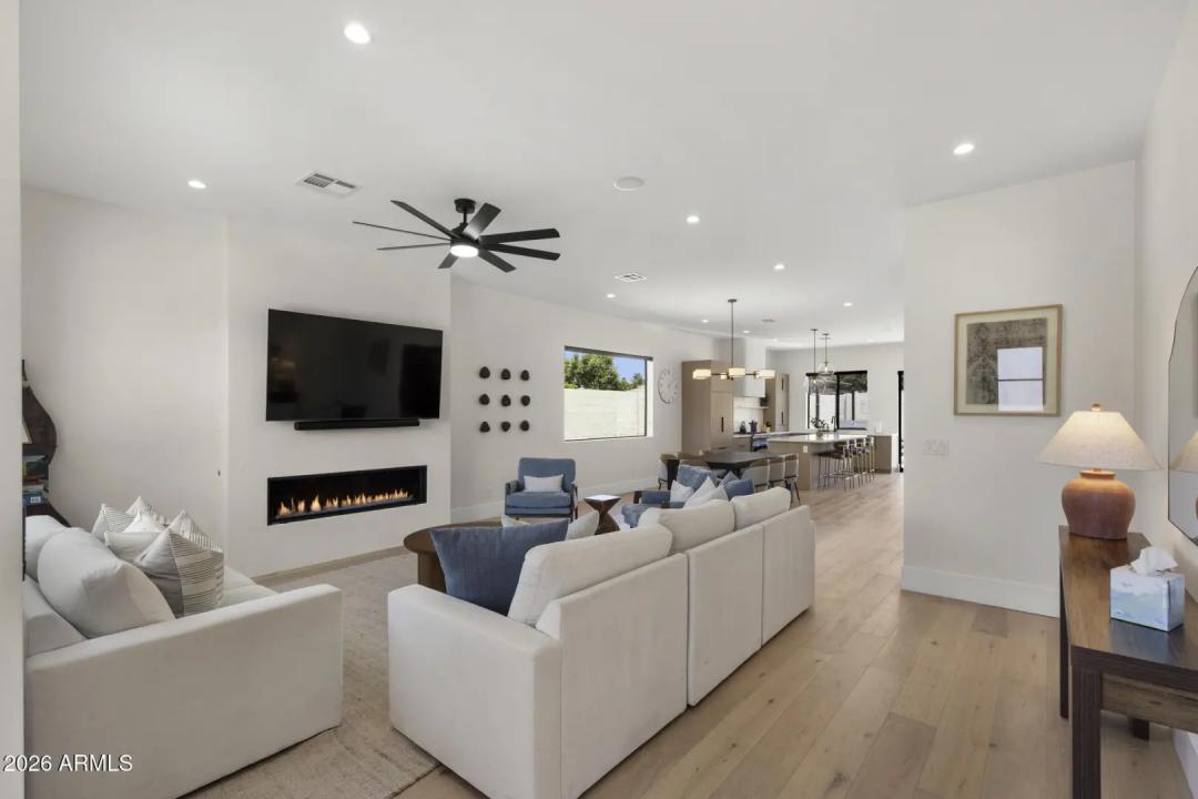 Real Estate Picture 5