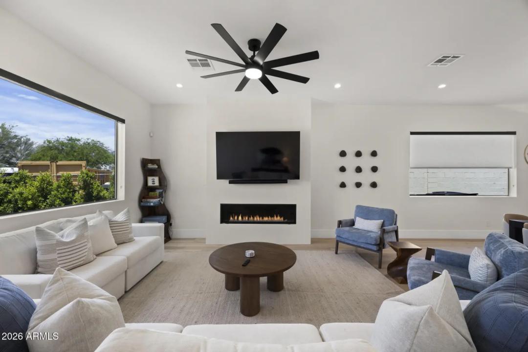 Real Estate Picture 6