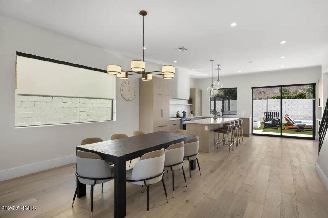 Real Estate Picture 11