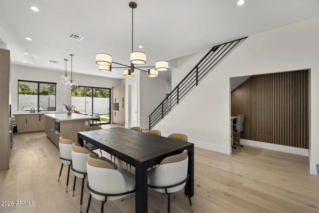 Real Estate Picture 12
