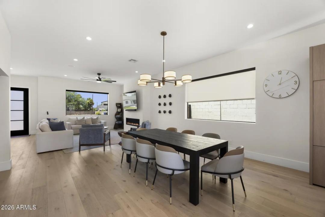 Real Estate Picture 14