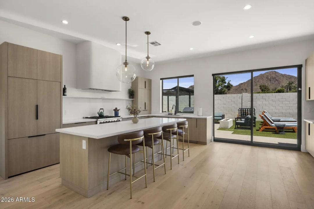 Real Estate Picture 15
