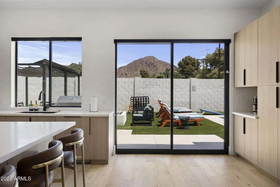 Real Estate Picture 16