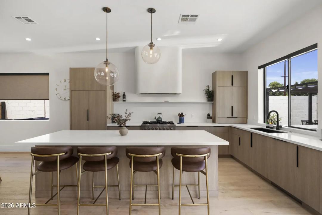 Real Estate Picture 17