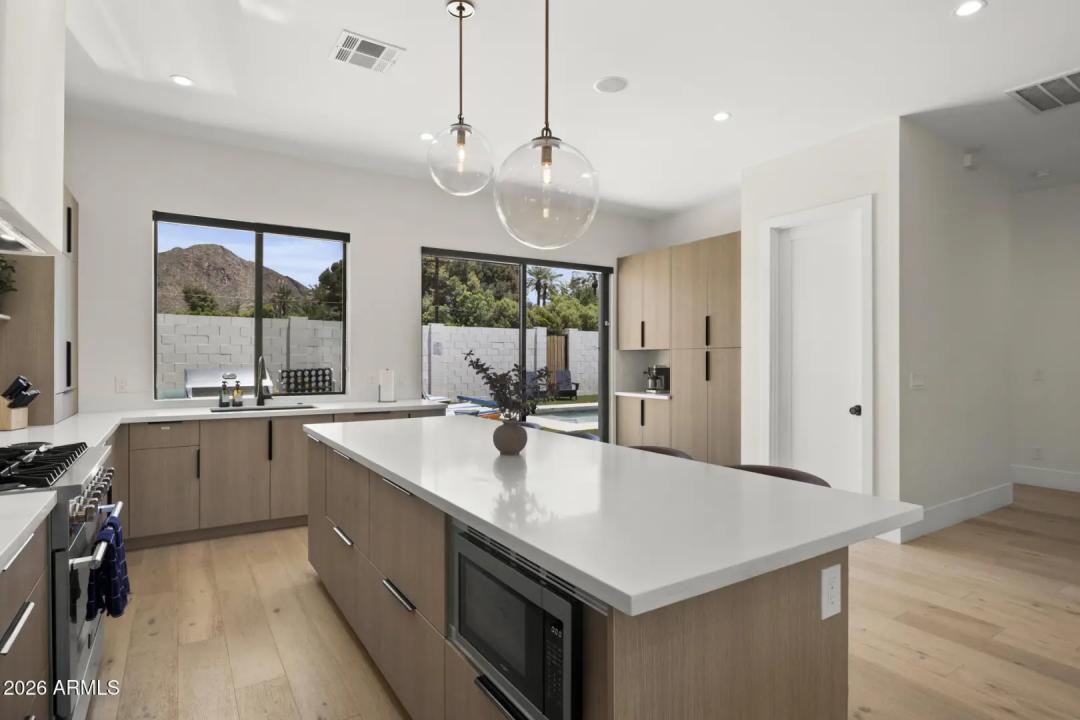 Real Estate Picture 20
