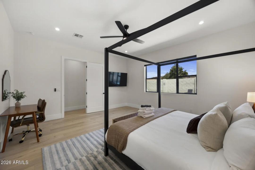 Real Estate Picture 28