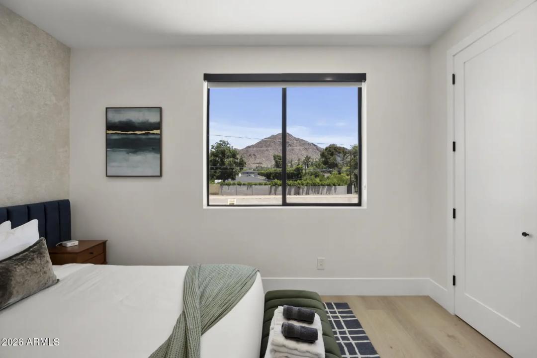 Real Estate Picture 37
