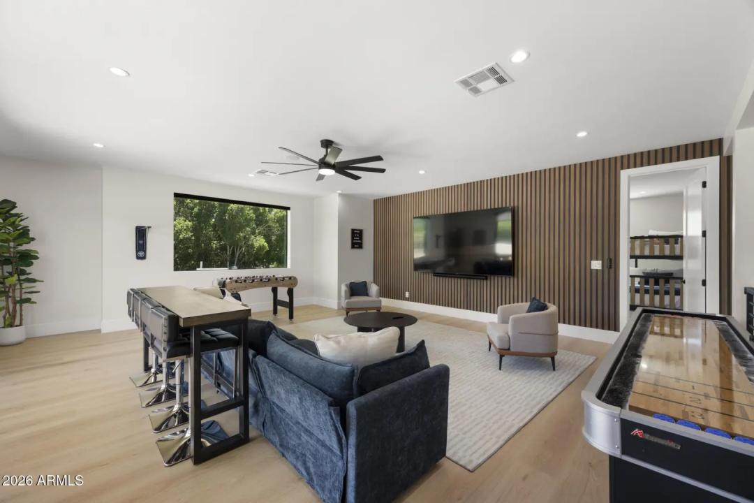 Real Estate Picture 39