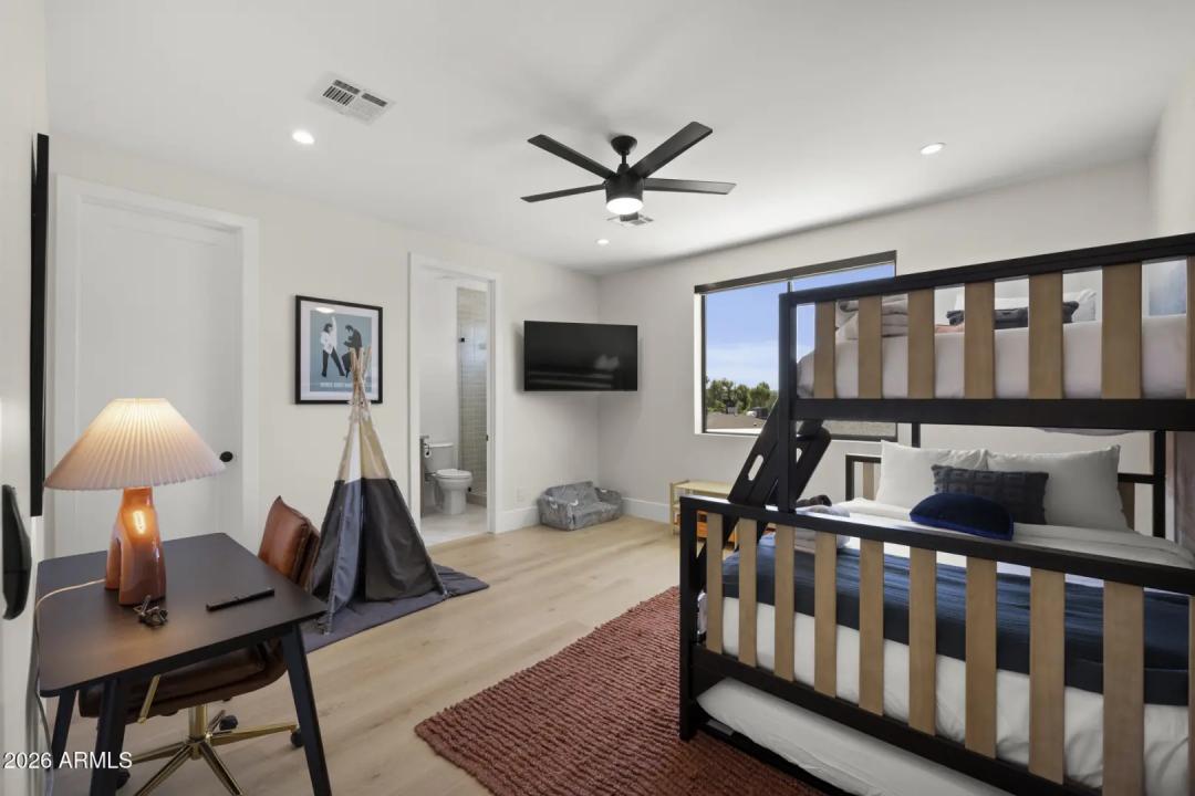Real Estate Picture 45