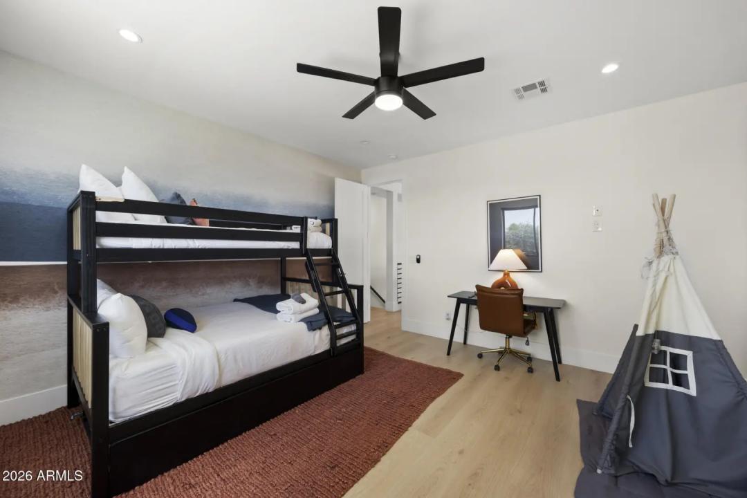Real Estate Picture 47