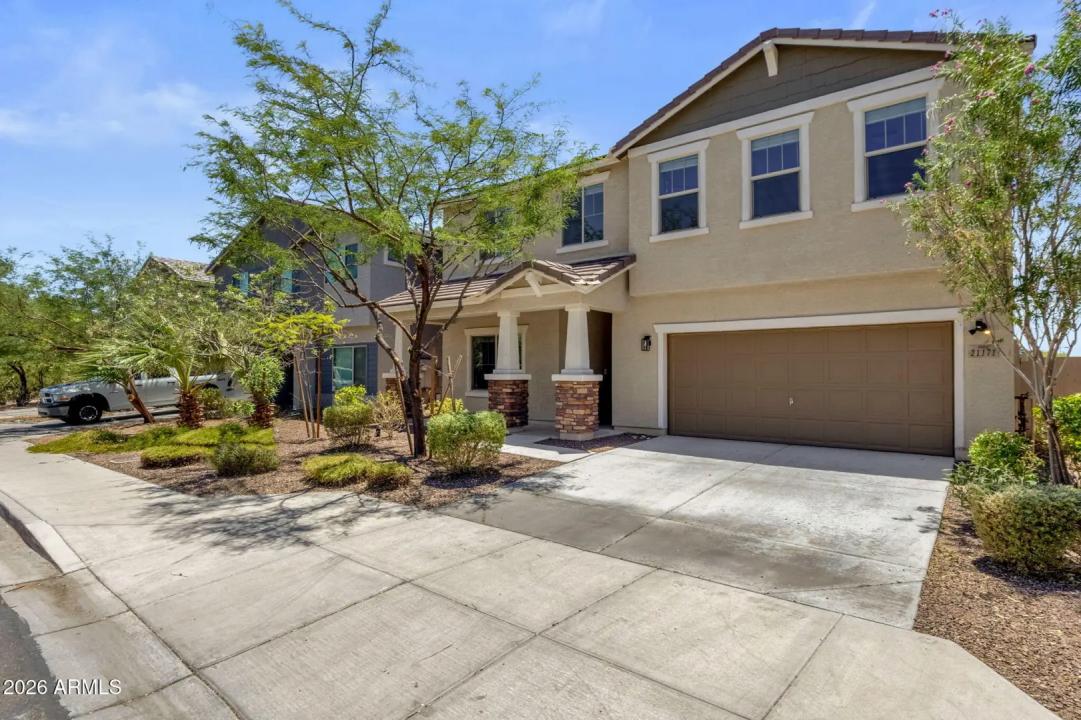 Real Estate Picture 3