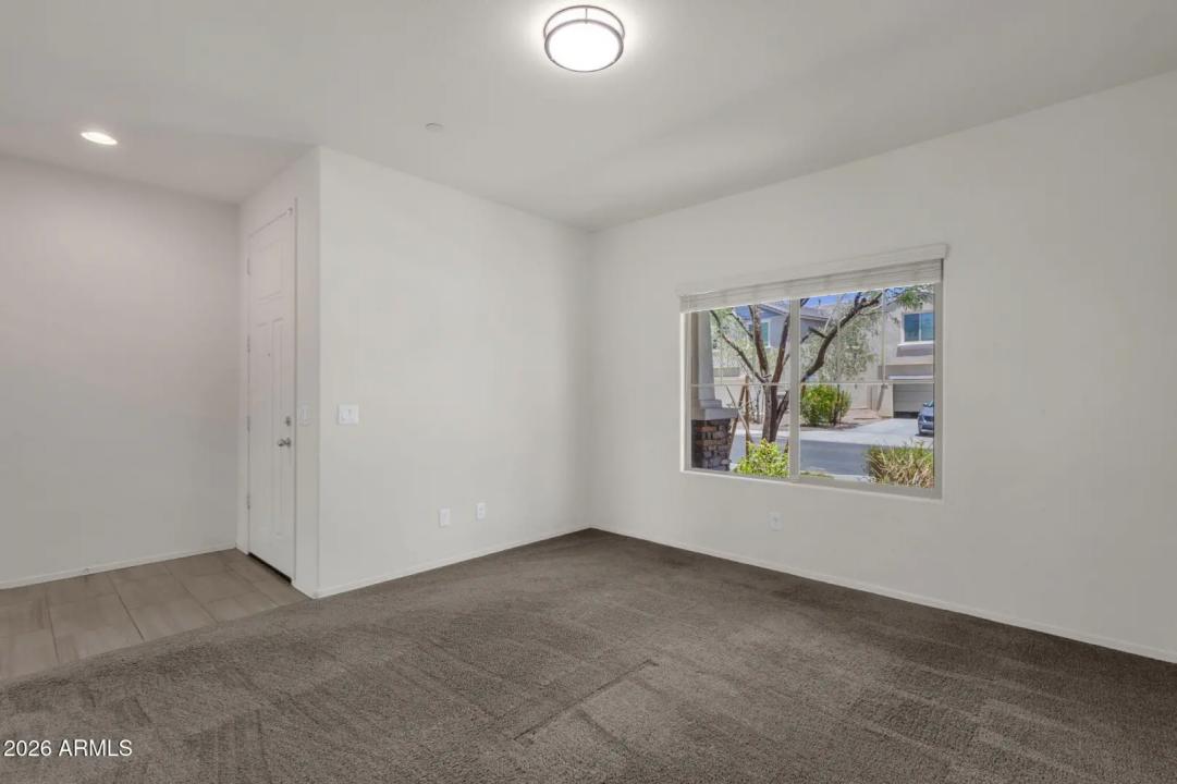 Real Estate Picture 8