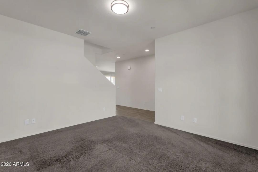 Real Estate Picture 9