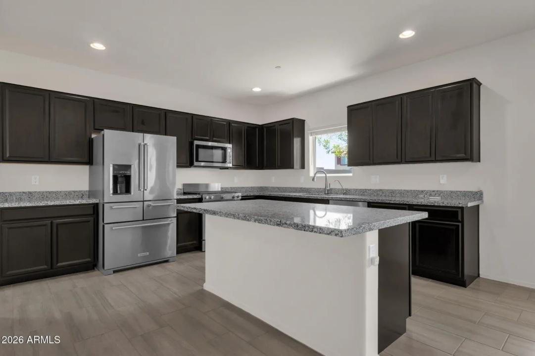 Real Estate Picture 11