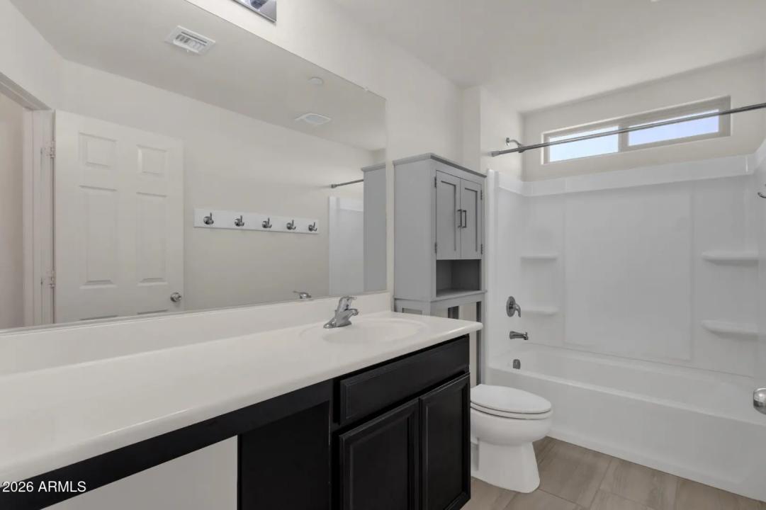 Real Estate Picture 37