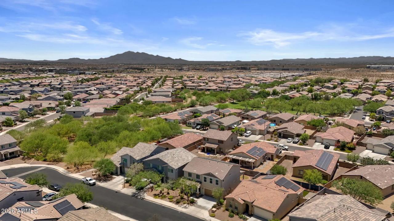 Real Estate Picture 50