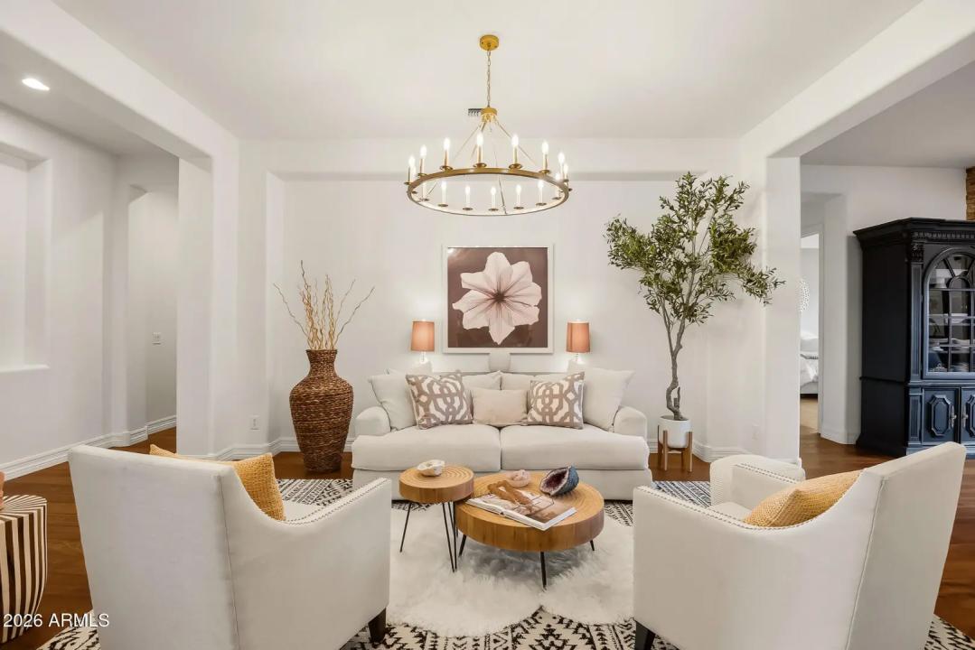 Real Estate Picture 5