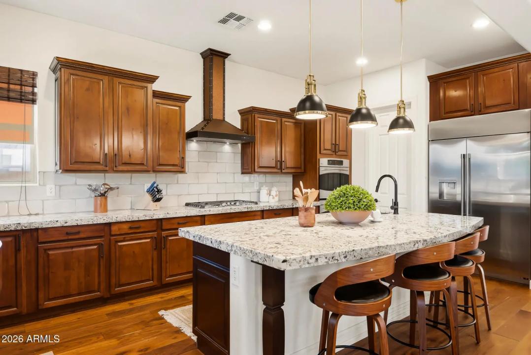 Real Estate Picture 12