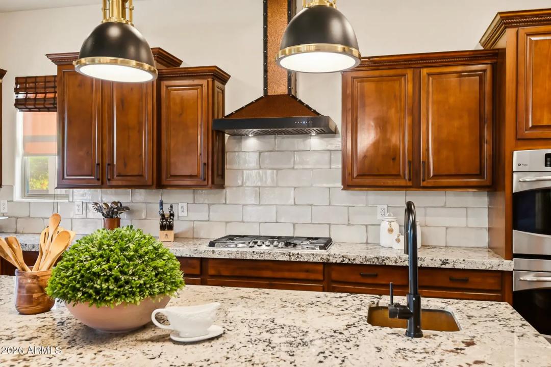 Real Estate Picture 13
