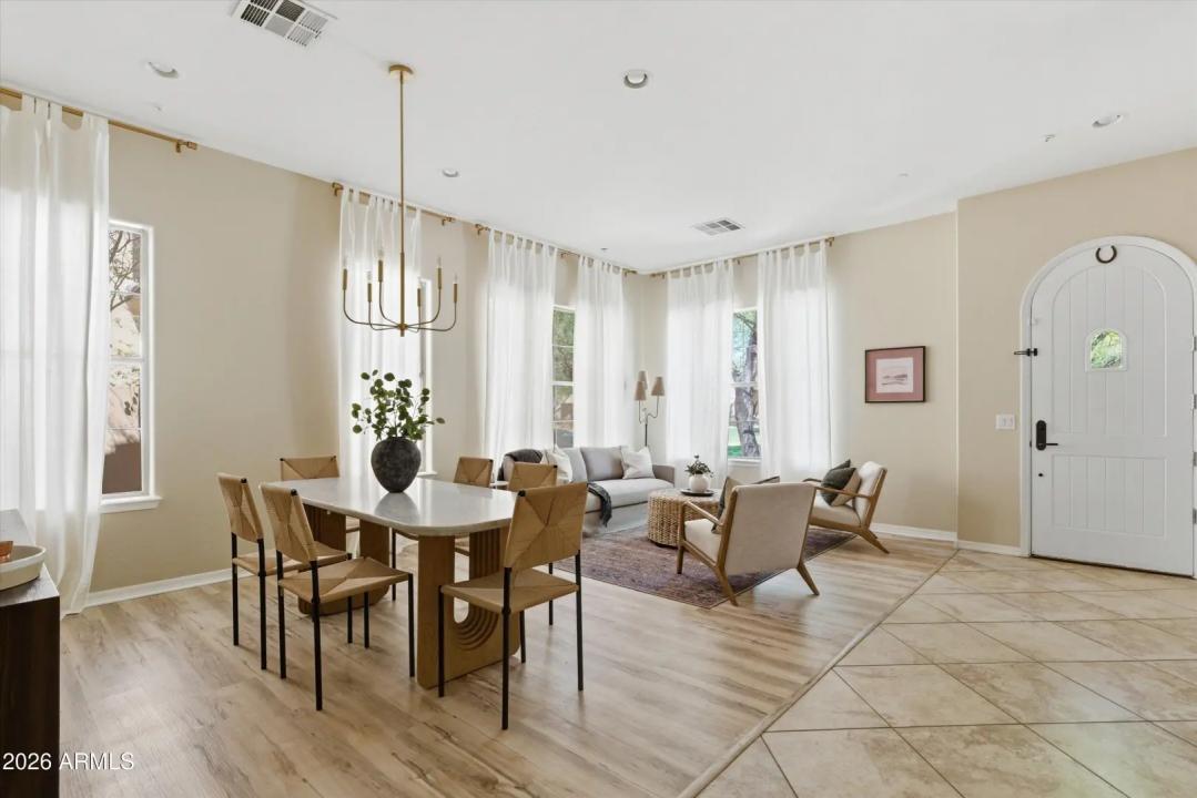Real Estate Picture 8