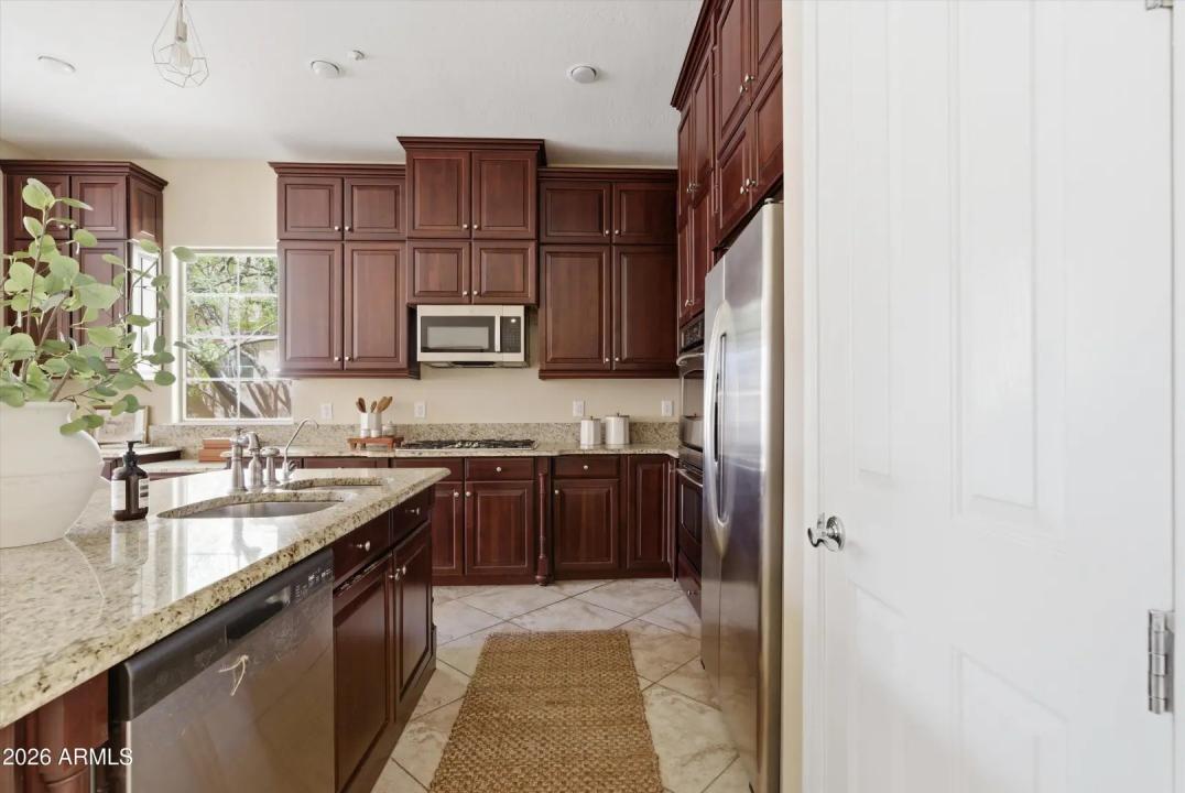 Real Estate Picture 10