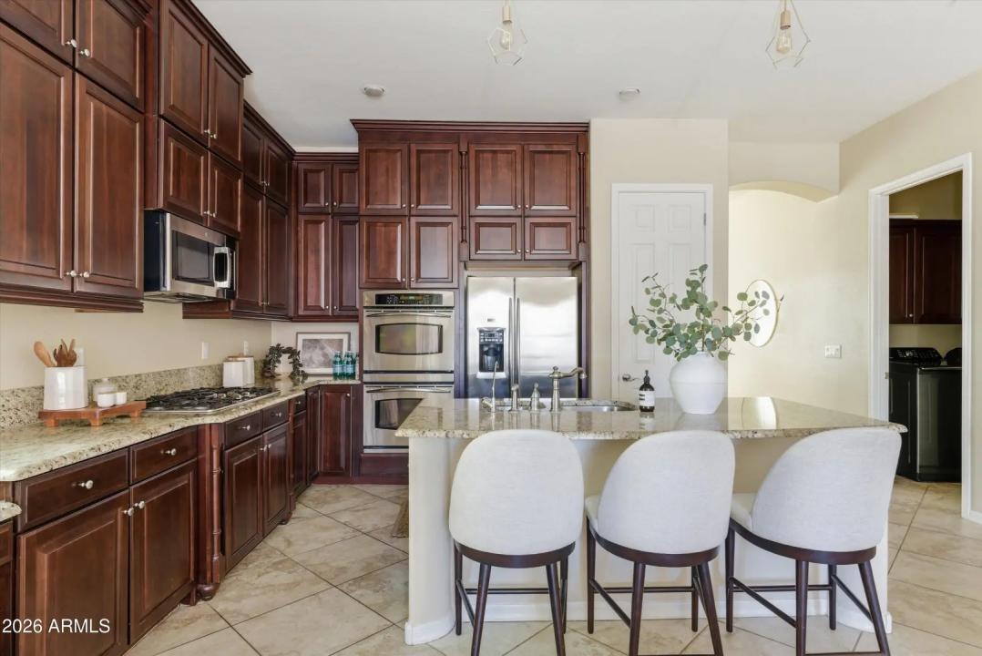 Real Estate Picture 12