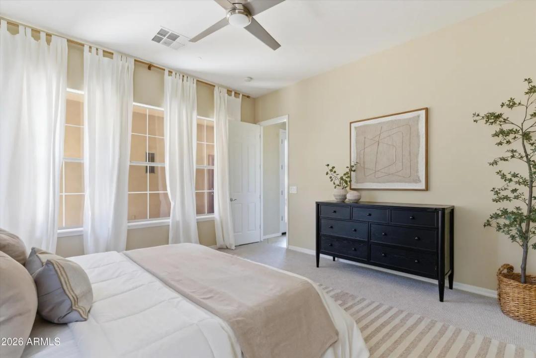 Real Estate Picture 18