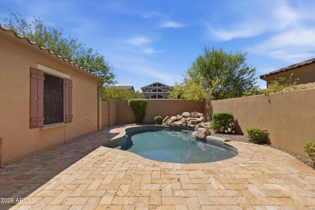 Real Estate Picture 33