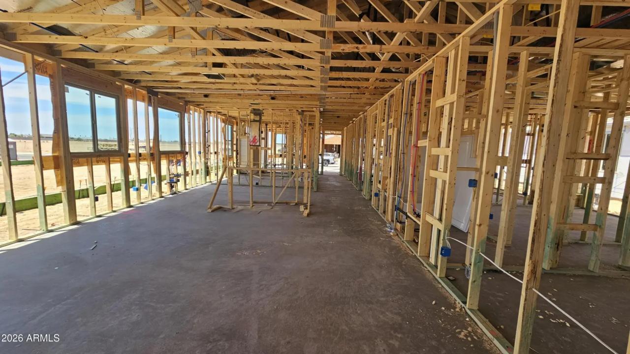 Real Estate Picture 4