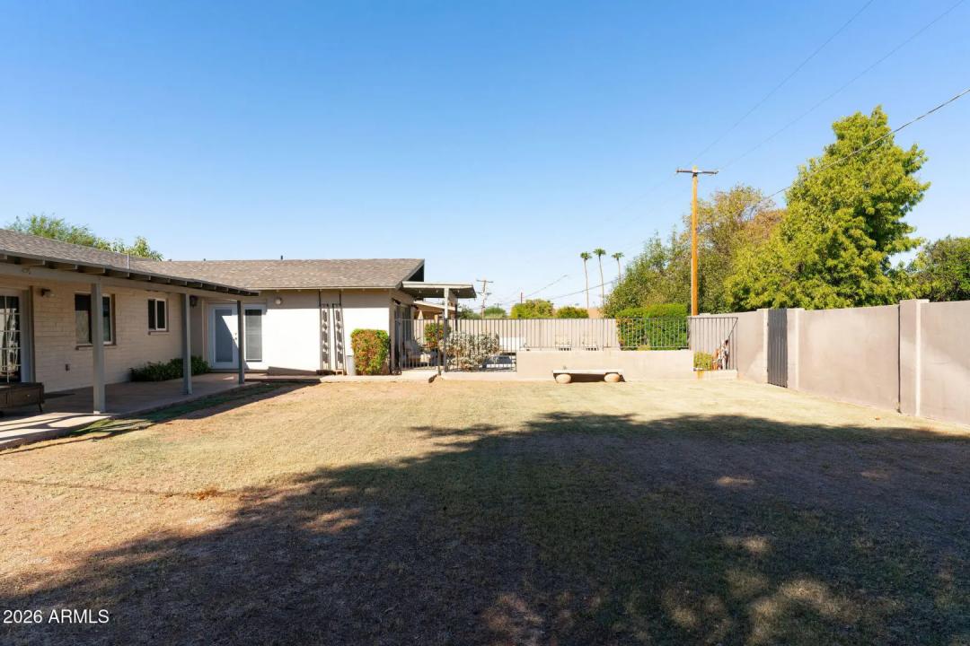 Real Estate Picture 4