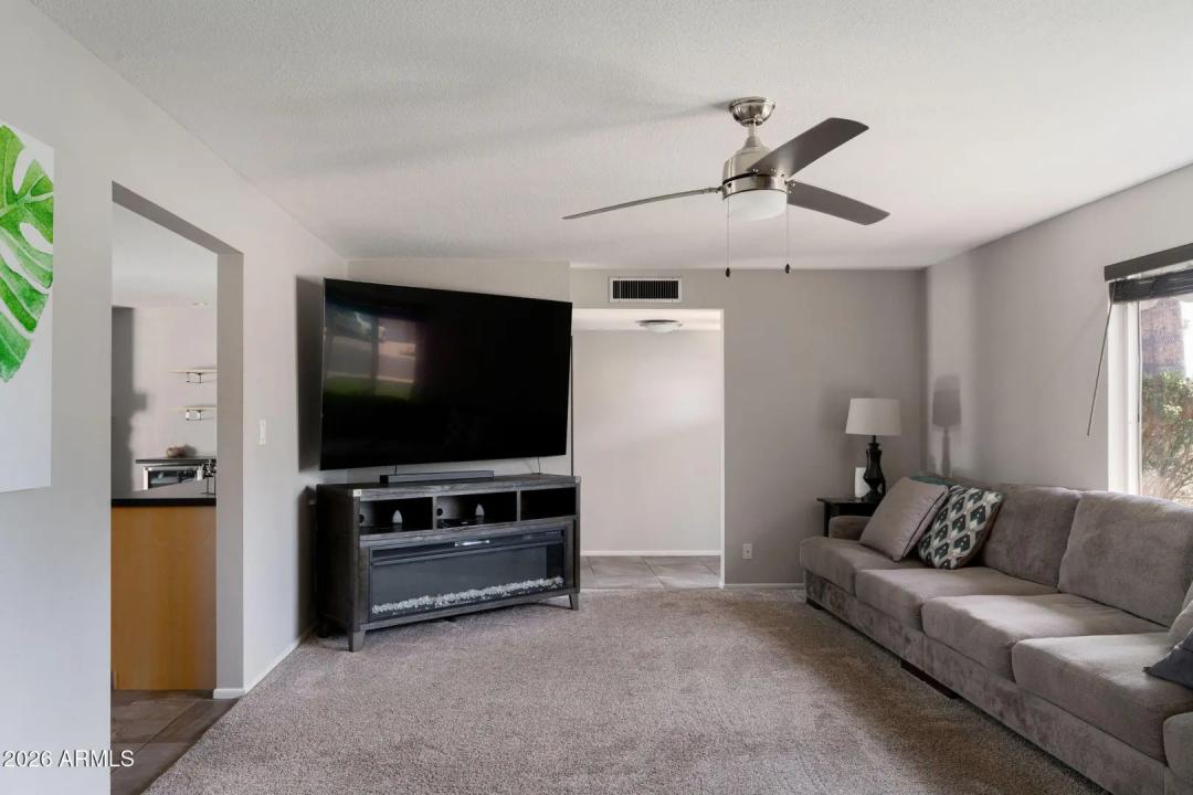 Real Estate Picture 5