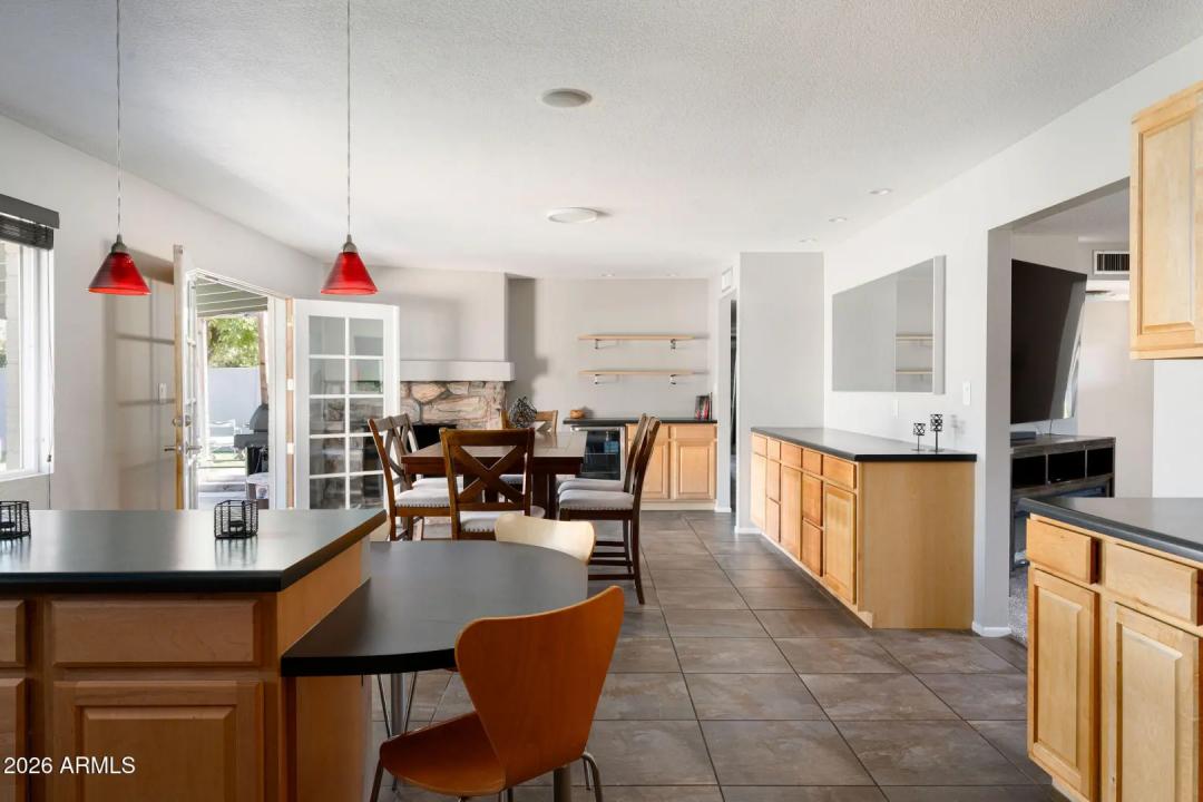 Real Estate Picture 8
