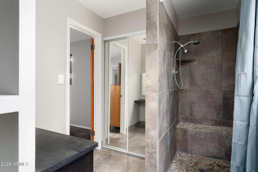 Real Estate Picture 11
