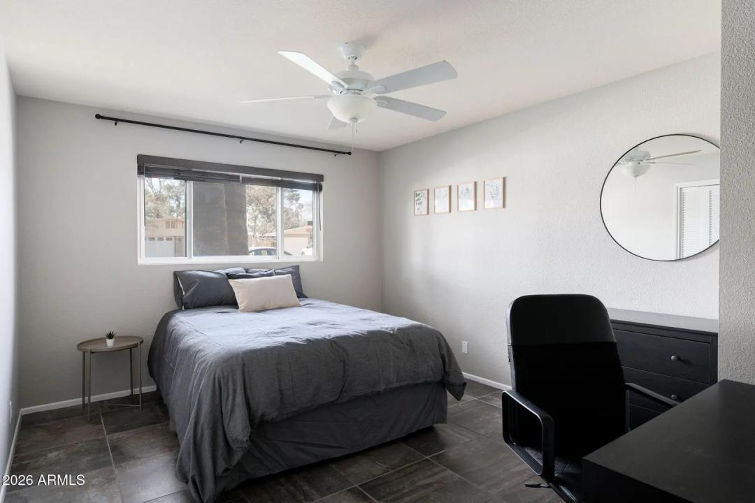 Real Estate Picture 12