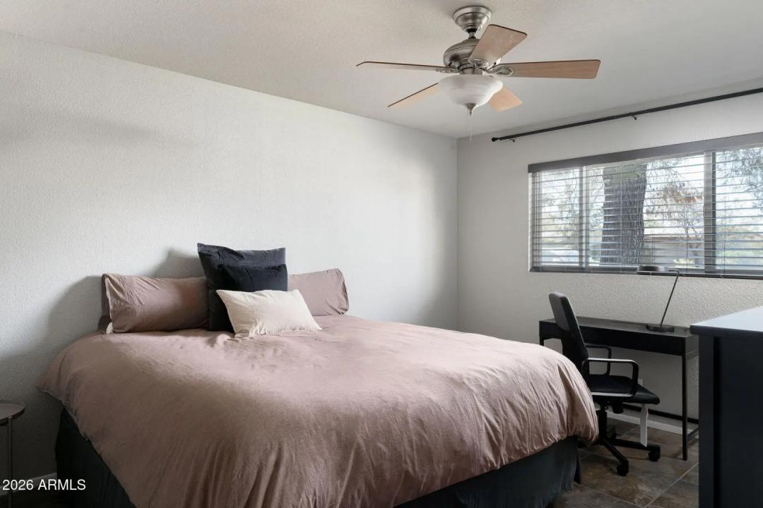 Real Estate Picture 14