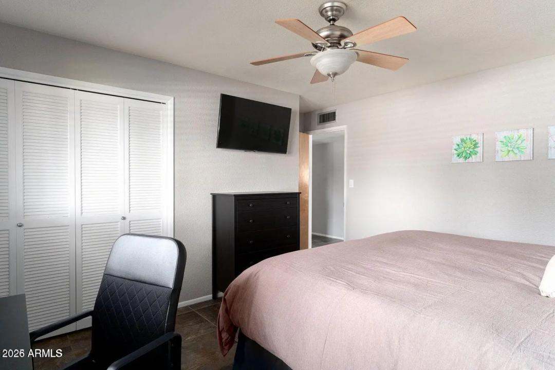 Real Estate Picture 15