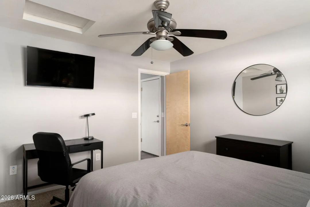 Real Estate Picture 16