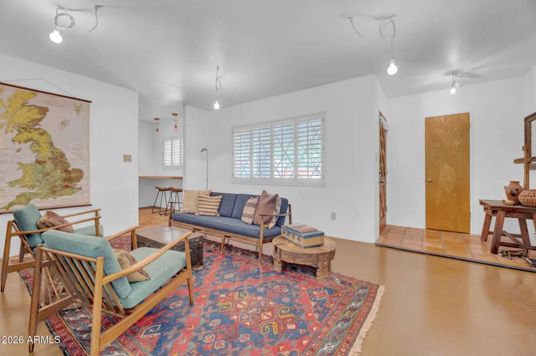 Real Estate Picture 6
