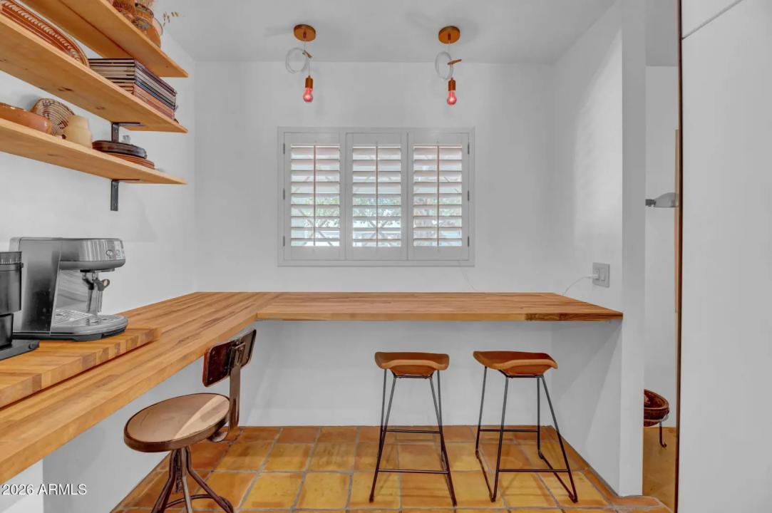 Real Estate Picture 13