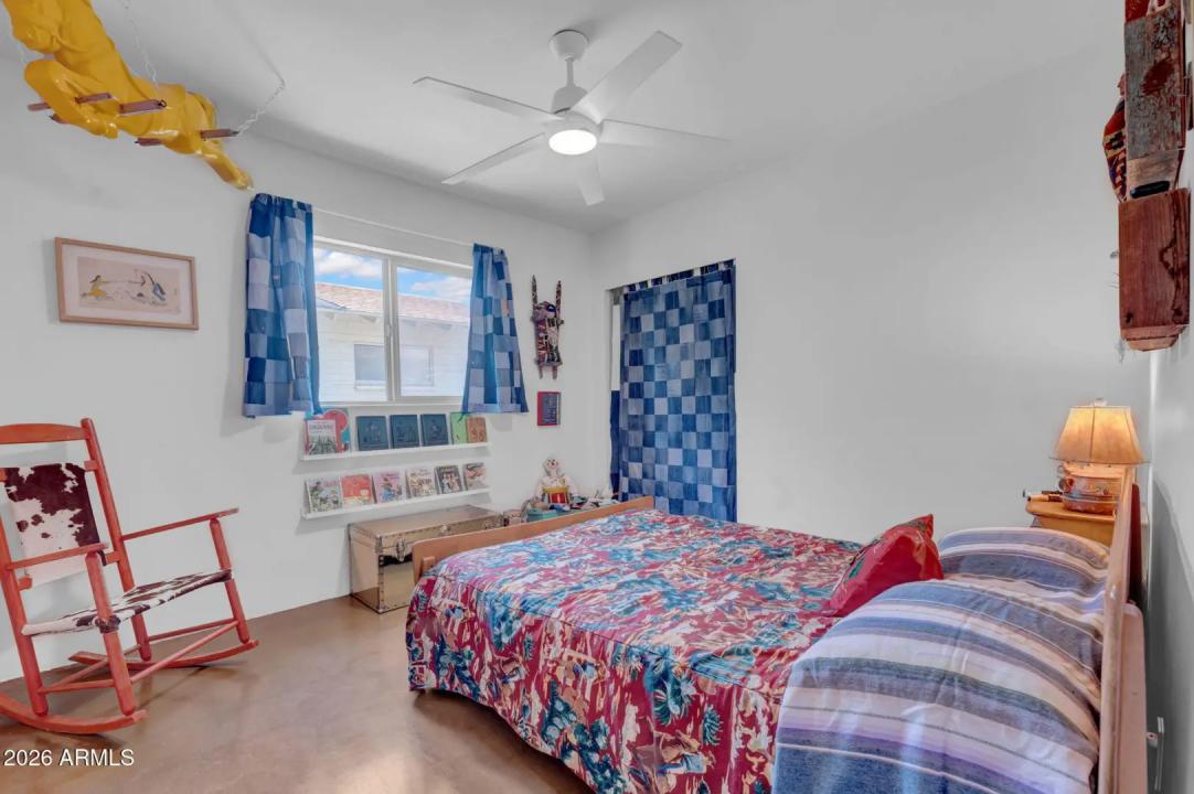 Real Estate Picture 23