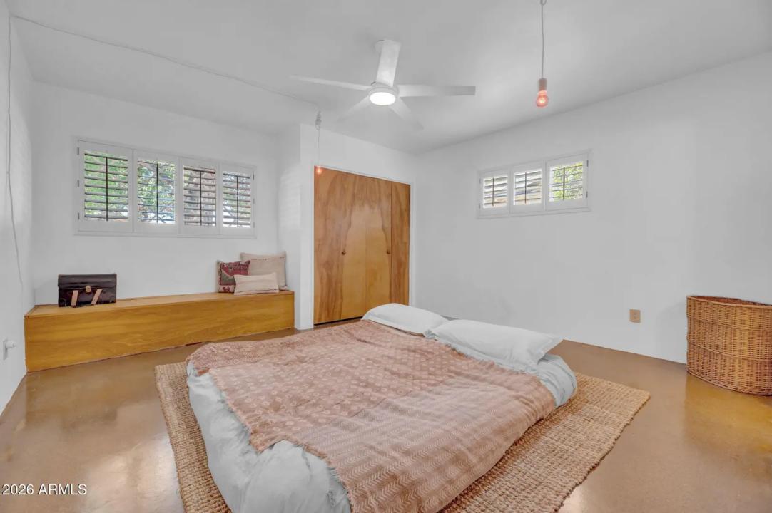 Real Estate Picture 25