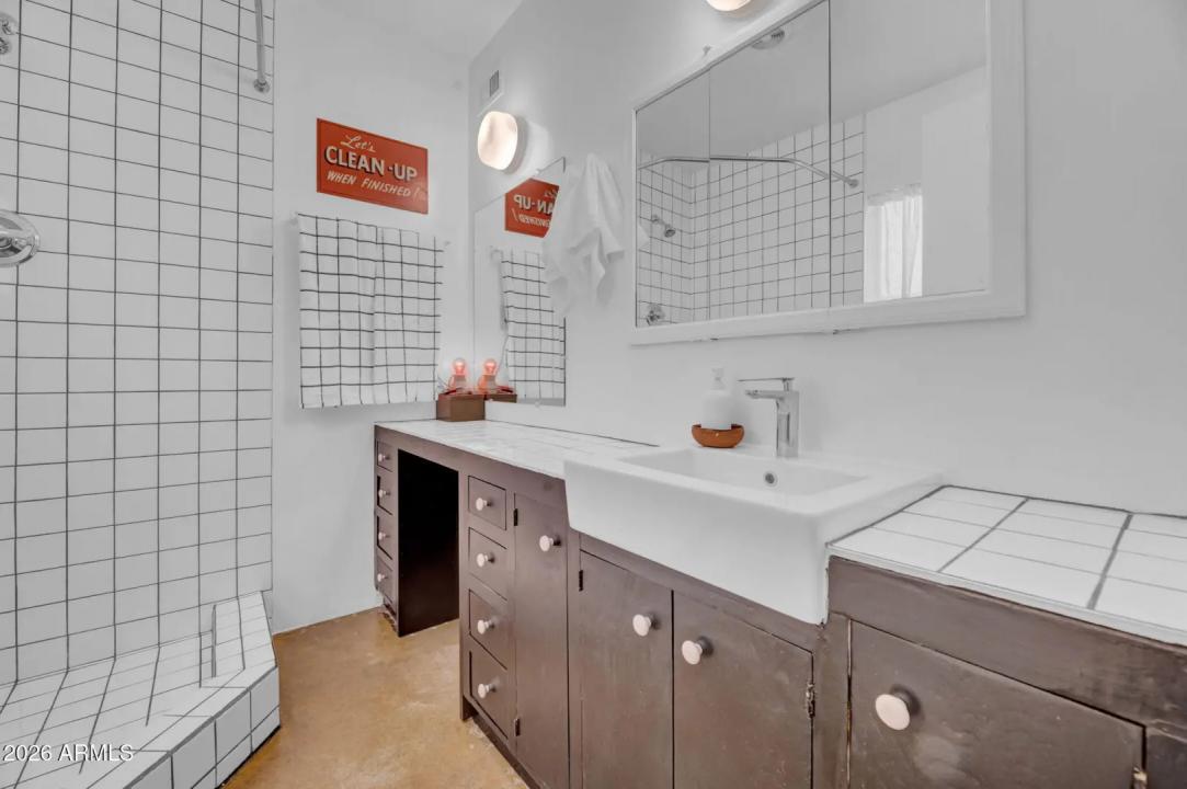 Real Estate Picture 27
