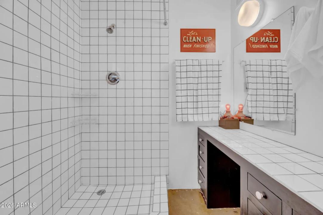 Real Estate Picture 28