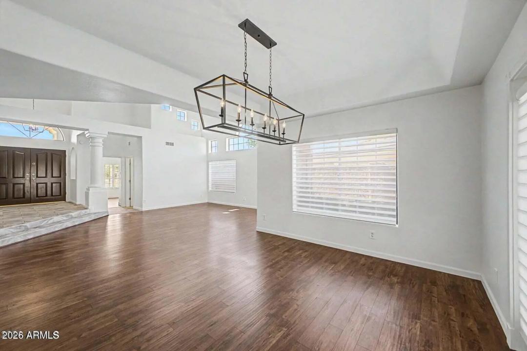 Real Estate Picture 9