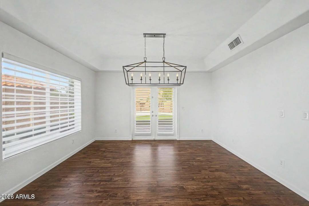 Real Estate Picture 12