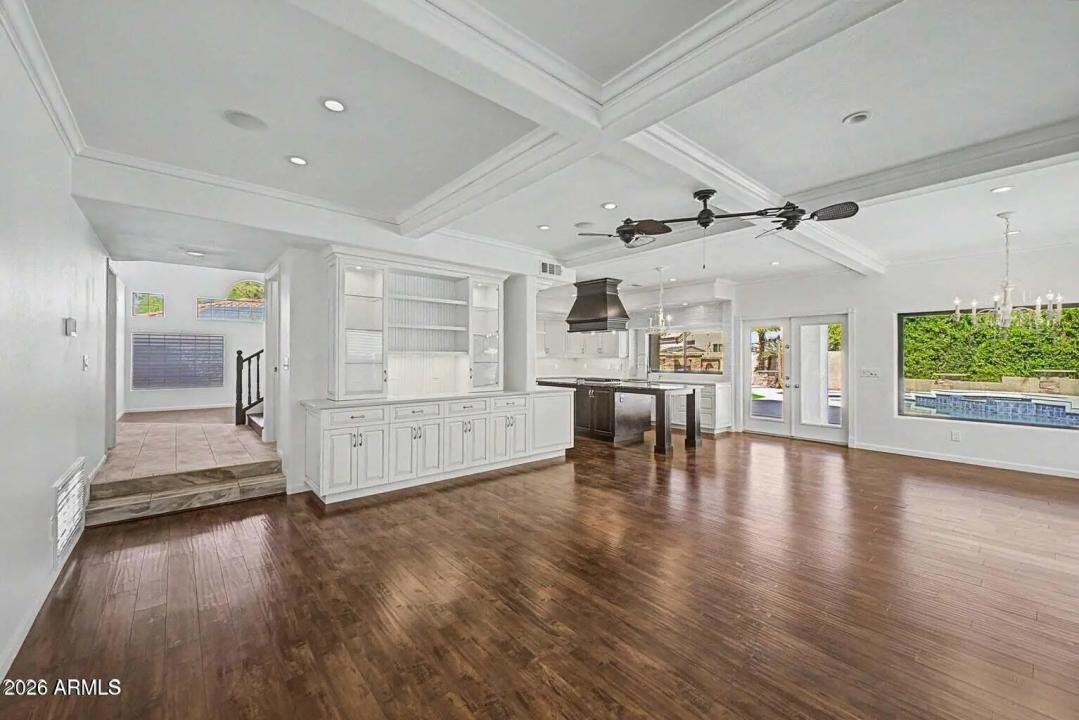 Real Estate Picture 15